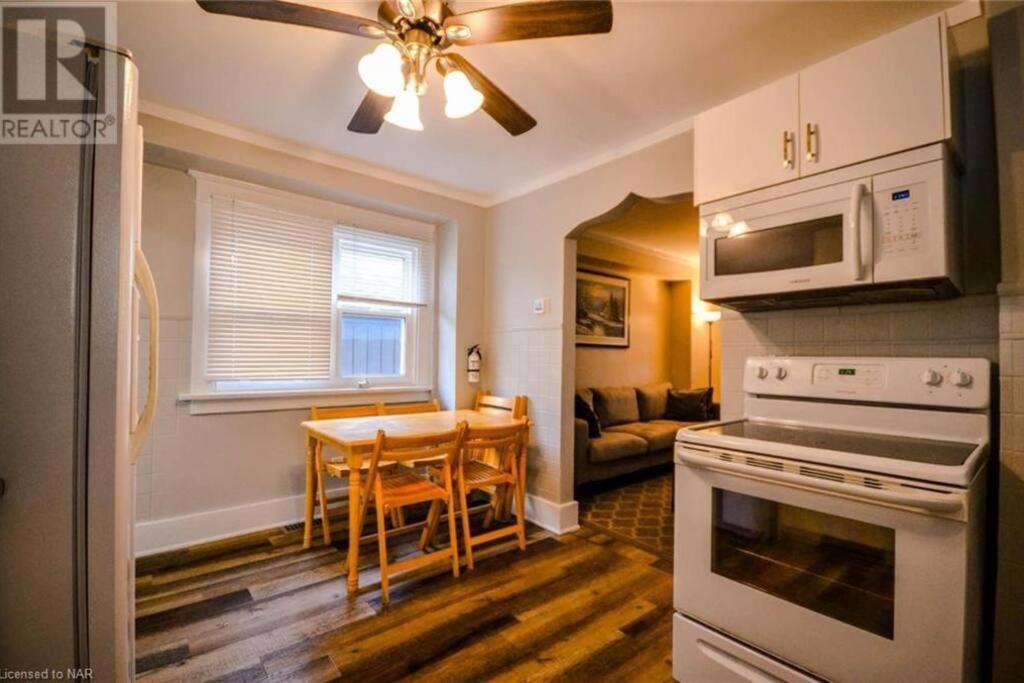 Cozy 3 Bedroom Downtown Cottage With Complimentary Breakfast Delivered Daily To The Rental Niagara Falls Exterior foto